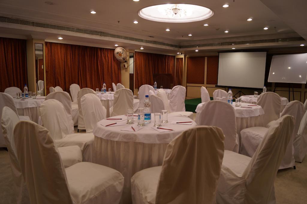 Royal Fort Hotel Visakhapatnam Eksteriør billede