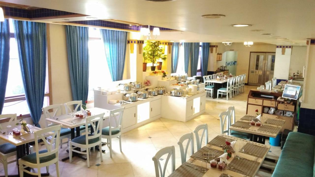 Royal Fort Hotel Visakhapatnam Eksteriør billede